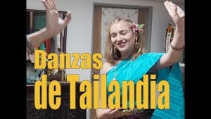cómo se compara con otras culturas en Bailes y danzas folclóricas en Tailandia
